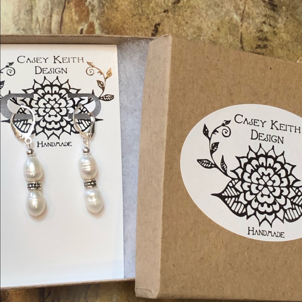 Responsible Freshwater Pearl Earrings - Picture 4 of 8